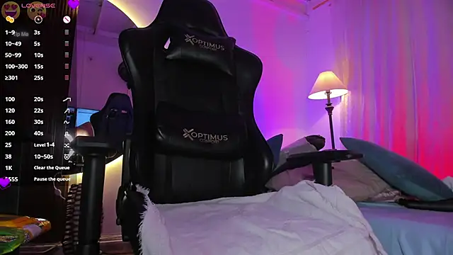 laura-hills18 online show from 20, 3, 2025