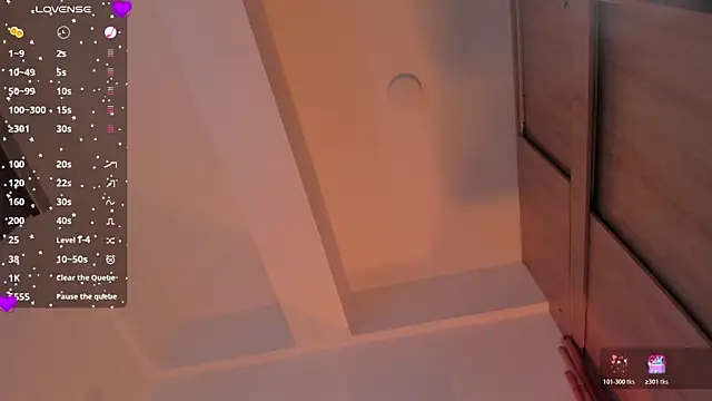 laura-hills18 online show from 9, 1, 2026