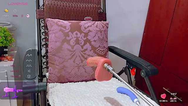 Snapshot of cristal_subin69 chatting on 6, 10, 2025 cristal subin69 online show from 6, 10, 2025