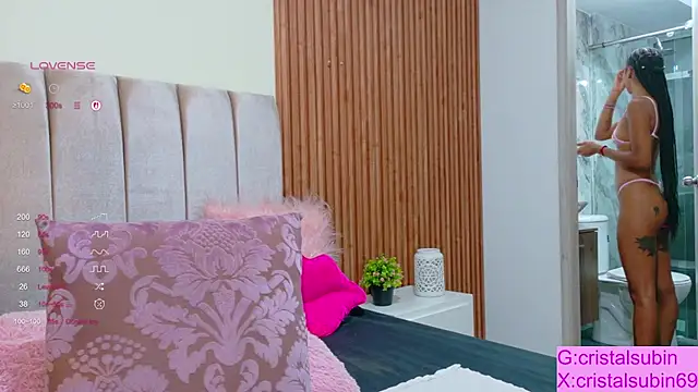 Snapshot of cristal_subin69 chatting on 29, 10, 2025 cristal subin69 online show from 29, 10, 2025