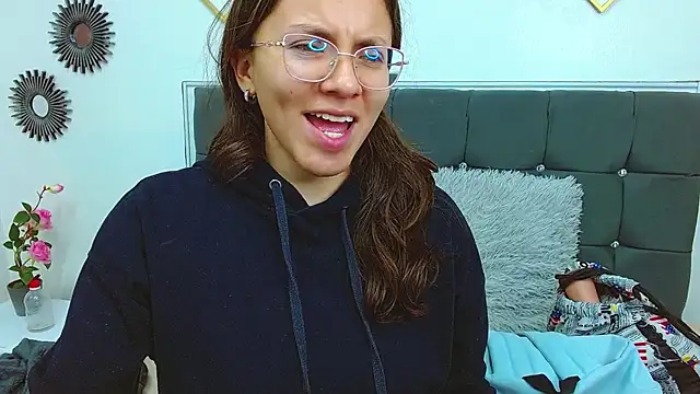 karlamorris  online show from 19, 2, 2025