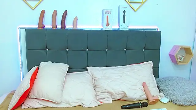 karlamorris  online show from 6, 3, 2025