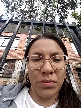 karlamorris  online show from 2, 10, 2025