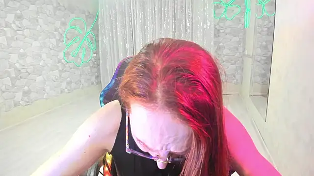 JessicaFamee online show from 18, 10, 2025