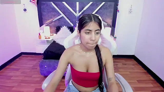 lunitaa18 online show from 21, 2, 2025