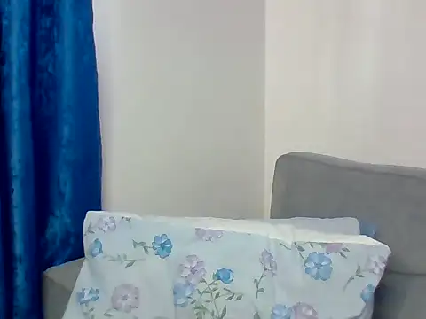 Snapshot of _crystal_princesss chatting on 17, 9, 2025 crystal princesss online show from 17, 9, 2025