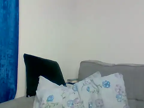 Snapshot of _crystal_princesss chatting on 18, 11, 2025 crystal princesss online show from 18, 11, 2025