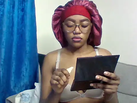 Snapshot of _crystal_princesss chatting on 7, 2, 2026 crystal princesss online show from 7, 2, 2026