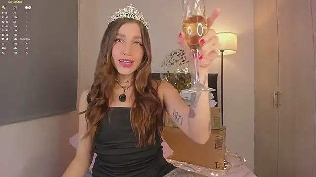 LynnSam  online show from 12, 10, 2025