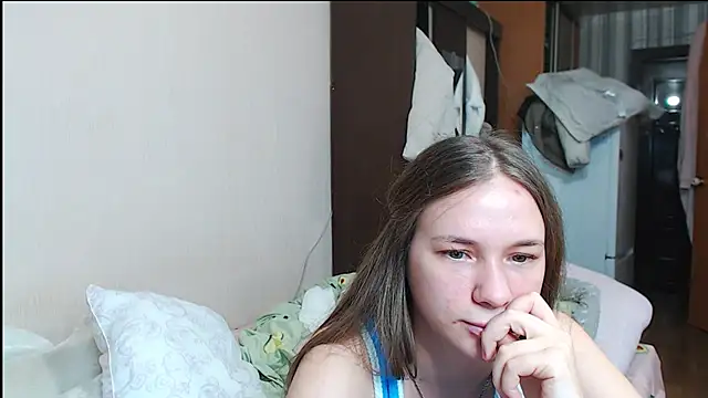 leila bambi  online show from 10, 1, 2025