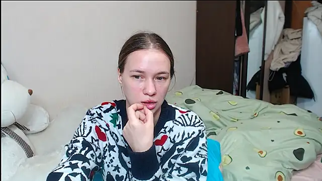 leila bambi  online show from 24, 1, 2025