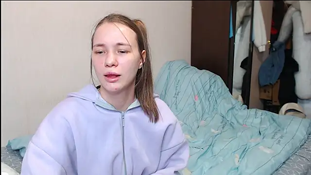 leila bambi  online show from 20, 2, 2025