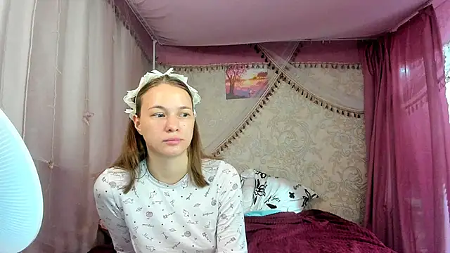 Snapshot of leila_bambi_ chatting on 29, 6, 2026 leila bambi online show from 29, 6, 2026