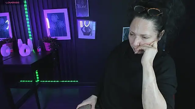 Anita Muse online show from 3, 3, 2025