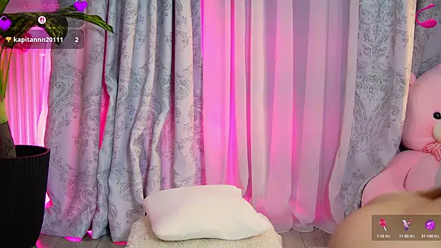 Snapshot of EvaSparks_ chatting on 12, 5, 2026 EvaSparks online show from 12, 5, 2026