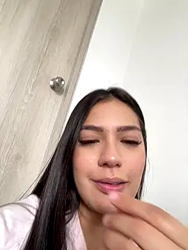 Latina vanessa online show from 16, 11, 2025