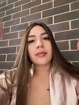 Latina vanessa online show from 23, 6, 2026