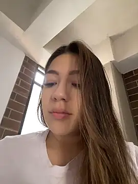 Latina vanessa online show from 5, 7, 2026
