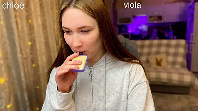 Snapshot of ChloeMillerMeow chatting on 27, 10, 2025 ChloeMillerMeow online show from 27, 10, 2025