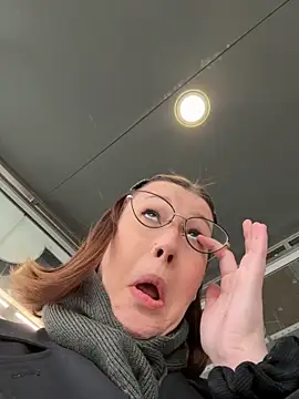 RinaCat online show from 15, 4, 2026