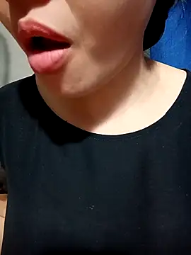 Snapshot of Hana_love20 chatting on 28, 10, 2025 Hana love20 online show from 28, 10, 2025