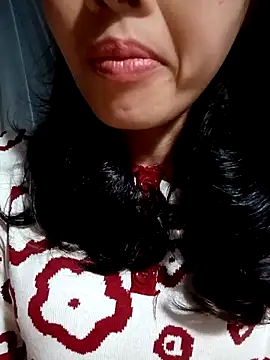 Snapshot of Hana_love20 chatting on 13, 11, 2025 Hana love20 online show from 13, 11, 2025