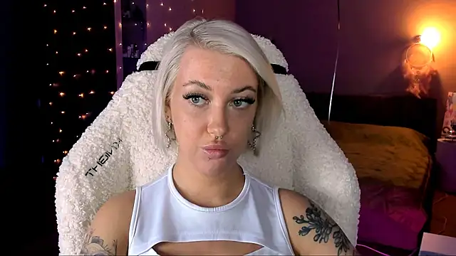 Snapshot of tykioty_Miley chatting on 6, 12, 2024 tykioty Miley online show from 6, 12, 2024