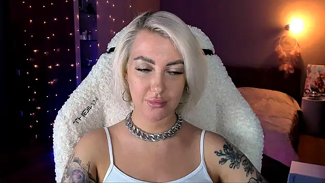 Snapshot of tykioty_Miley chatting on 18, 1, 2025 tykioty Miley online show from 18, 1, 2025