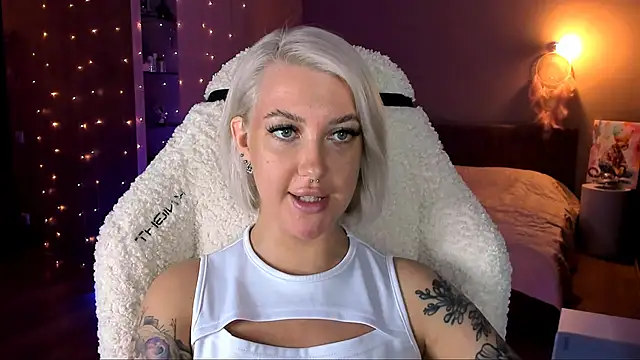 Snapshot of tykioty_Miley chatting on 28, 1, 2025 tykioty Miley online show from 28, 1, 2025