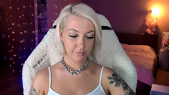 Snapshot of tykioty_Miley chatting on 11, 2, 2025 tykioty Miley online show from 11, 2, 2025