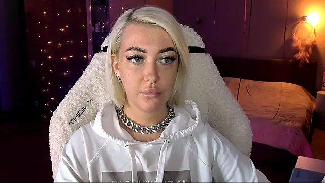 Snapshot of tykioty_Miley chatting on 23, 2, 2025 tykioty Miley online show from 23, 2, 2025