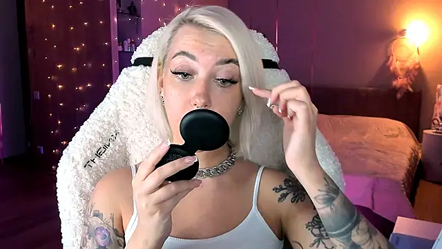 Snapshot of tykioty_Miley chatting on 26, 2, 2025 tykioty Miley online show from 26, 2, 2025