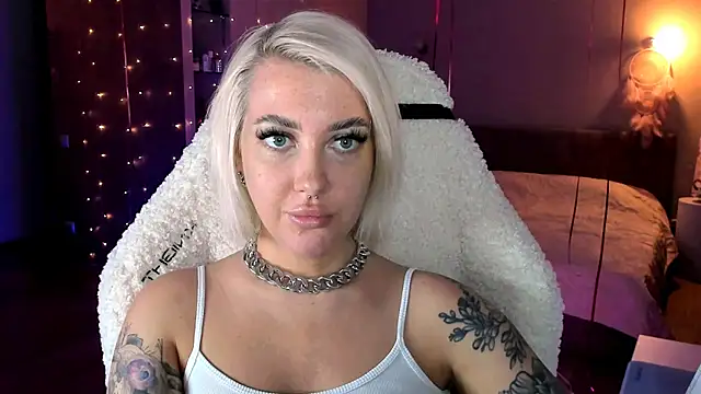 Snapshot of tykioty_Miley chatting on 28, 2, 2025 tykioty Miley online show from 28, 2, 2025