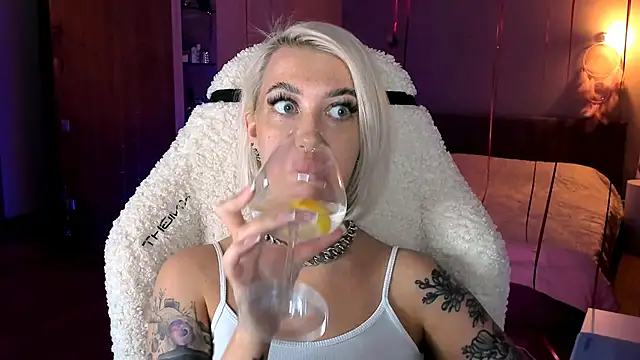 Snapshot of tykioty_Miley chatting on 1, 3, 2025 tykioty Miley online show from 1, 3, 2025