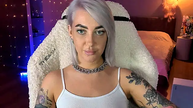 Snapshot of tykioty_Miley chatting on 23, 10, 2025 tykioty Miley online show from 23, 10, 2025