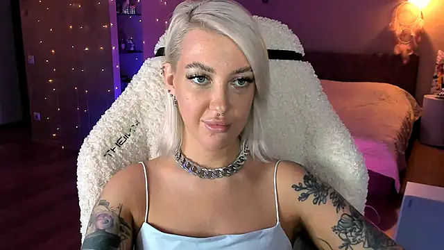 Snapshot of tykioty_Miley chatting on 14, 11, 2025 tykioty Miley online show from 14, 11, 2025