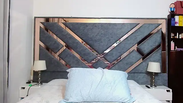 KarlaTesg online show from 2, 12, 2025