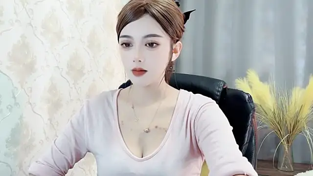 Snapshot of VIWVI chatting on 7, 12, 2024 VIWVI online show from 7, 12, 2024