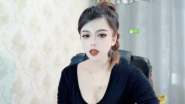 Snapshot of VIWVI chatting on 5, 1, 2025 VIWVI online show from 5, 1, 2025