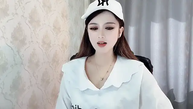 Snapshot of VIWVI chatting on 4, 3, 2025 VIWVI online show from 4, 3, 2025