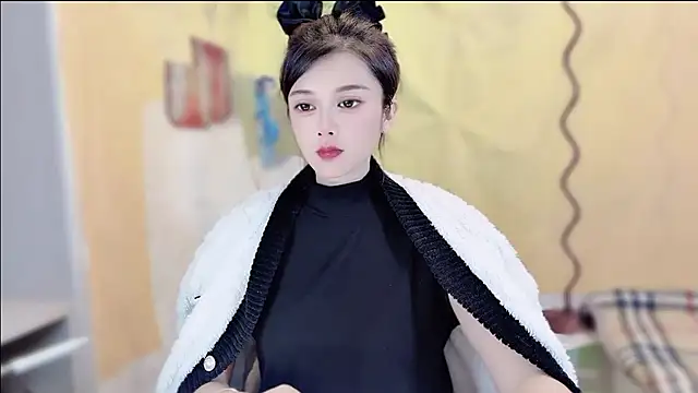 Snapshot of VIWVI chatting on 8, 11, 2025 VIWVI online show from 8, 11, 2025