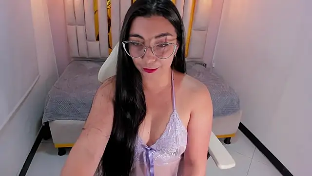 Karla hernandez  online show from 28, 2, 2025