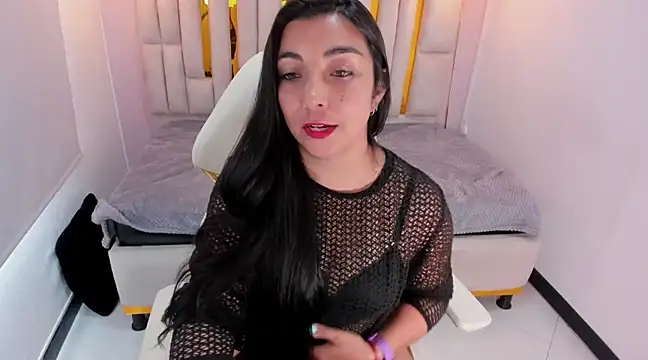 Karla hernandez  online show from 5, 3, 2025