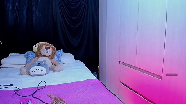 Karla hernandez  online show from 20, 4, 2026