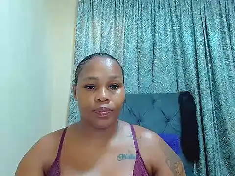 curvycloe1 online show from 28, 1, 2025