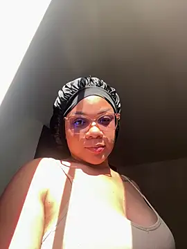 ashley Tompson1 online show from 15, 12, 2025