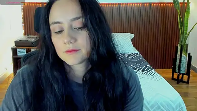 KatherineBond online show from 6, 11, 2025