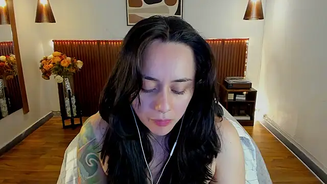 KatherineBond online show from 23, 6, 2026