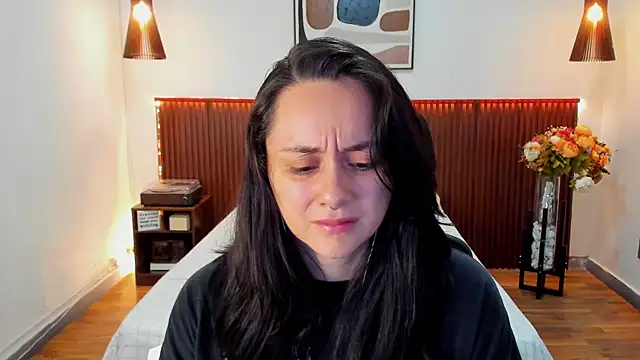 KatherineBond online show from 14, 7, 2026