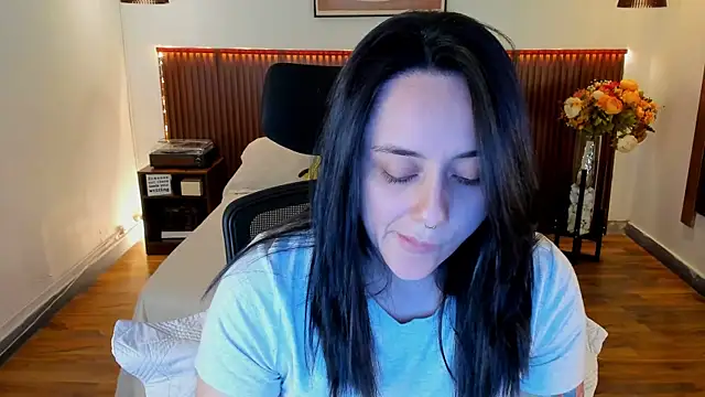 KatherineBond online show from 17, 7, 2026